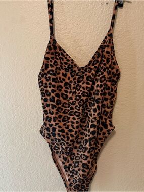 Leopard Print One-Piece Swimsuit - Brown & Black